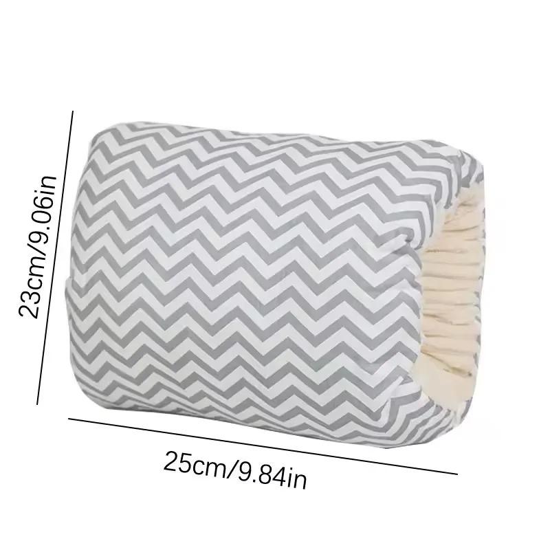 Dimensions du coussin de bras : 23 cm par 25 cm